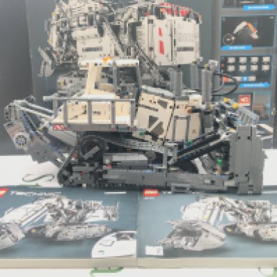 A Lego Libherr R 9800 Excavator #42100 Been turned to A Shovel. With Manuals And Box. Appears Complete. This Lot Cannot Be Posted In House.