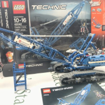 A Lego Crawler Crane #42042 With Box And Manual. This Lot Cannot Be Posted In house. (2).