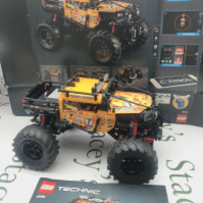 A Lego 4 X 4 X-Treme Off Roader #42099. With Box And Manual. This Lot Cannot Be Posted In House.(2).