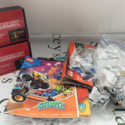 A Small Collection Of Lego Catalogs Parts And 1 Complete Bricksmax Led Kit. No Reserve.