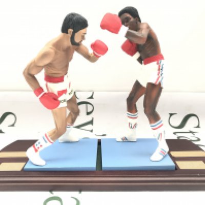 2 Endurance Art Of Sport Boxing Figures. Roberto Duran vs Sugar Ray Leonard.