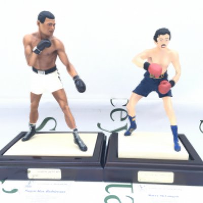 2 Endurance Art Of Sport Boxing Figures. A Sugar Ray Robinson And Barry Mcguigan. (2).