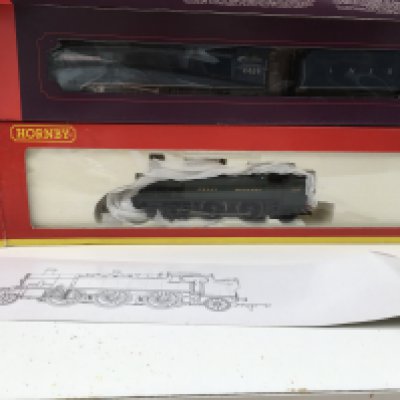 2x boxed locomotives by Hornby 00 gauge including R2098E GWR Class 61XX and R328 Sir Ralph Wedgewood limited edition. No reserve