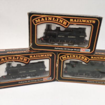 3x boxed 00 gauge model railway locomotives including 2x J72 class and a 57XX pannier tank . No reserve