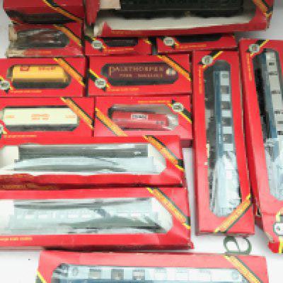 Withdrawn -A Small Collection Of Boxed Hornby 00 Gauge Wagons And Coaches. Boxes In Various States.