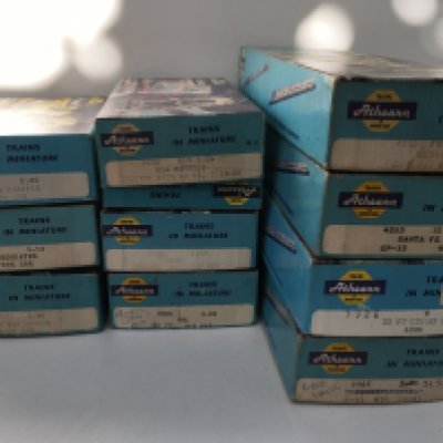 A collection of 10 boxed model railway kits by Athearn. No reserve