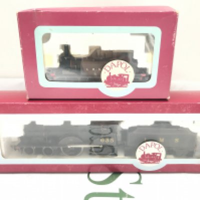 2 Boxed Dapol 00 Gauge Locomotives. A 0-6-0 Terrier And A D15 4-4-0 2p LMS Black. No Reserve.(2).