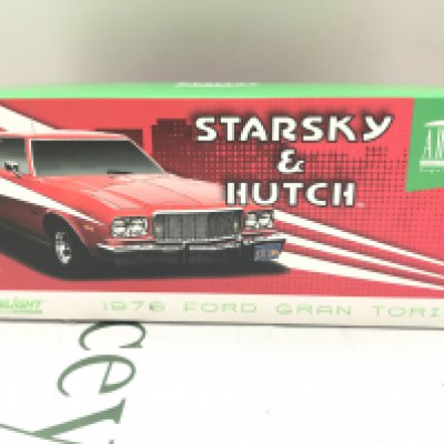 A Boxed Green Light Starksky And Hutch 1976 Ford Gran Torino. 1/18 Scale.
