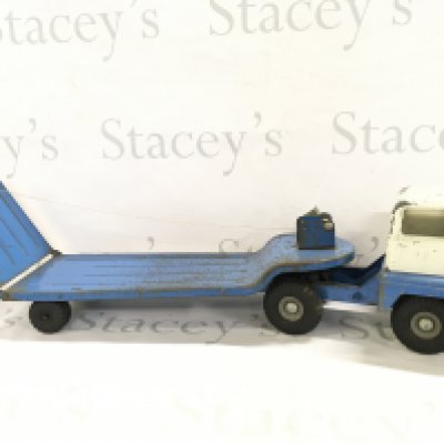 A Tri-Ang Large Thames Trader Articulated Low Loader.