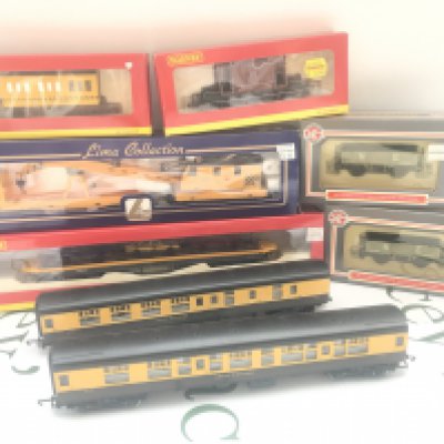 A Small Collection of Boxed And Loose 00 Gauge Wagons And Coaches. No Reserve.