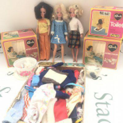 3 Playworn Vintage Sindys And A Collection of Clothes And Accessories.(2).