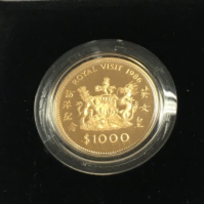 A 1986 hong kong 1000dollar gold coin. 15.97g 22ct. Postage B