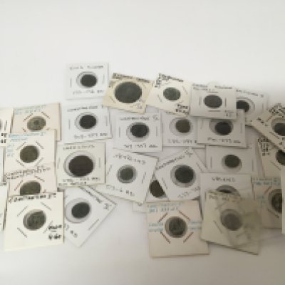 A collection of Ancient Roman coinage including Constantine I & II 307AD to 337AD and a silver Roman coin Antoninus Pius and others