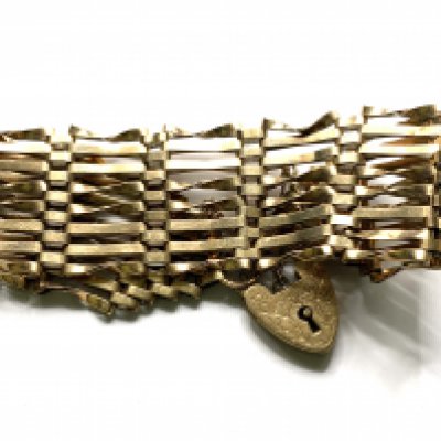 A 9ct gold gate bracelet, 18.7g (A)