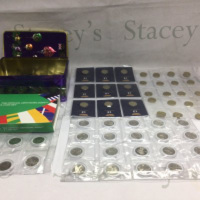 A collection of mixed coinage including various 10p commemorative issue coins. Shipping category B.