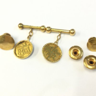 A collection of high carat Chinese Gold Cufflinks. 10.17g total weight. Postage category A