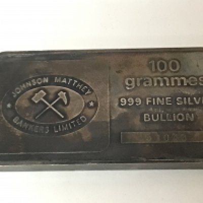 A Silver 100g fine silver bullion bar Johnson Mathey. numbered bar 510443.
