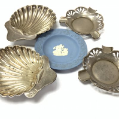 Pair of silver shell dishes and ash trays, one Wedgewood dish. Postage category A.