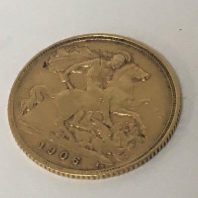 An Edwardian VII gold half sovereign dated 1906