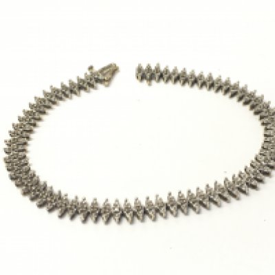 A 9ct gold bracelet. Total weight 7.82g Postage A