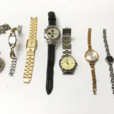 A small collection of watches including Seiko and Pulsar etc. Postage B