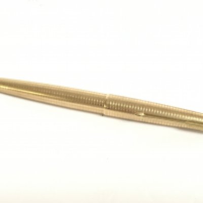 A 14k tip 1/5 12ct gold Parker pen. Postage category A