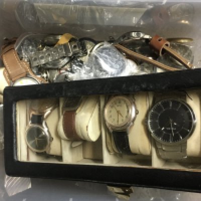 A collection of pocket watches including Soviet Russian examples and wrist watches. Watches include Caravelle, Molnija, Sekonda, Fossil etc. This lot cannot be posted