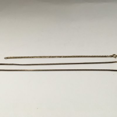 A 9ct gold s link necklace with a gold bracelet. Approx 8.2 grams.