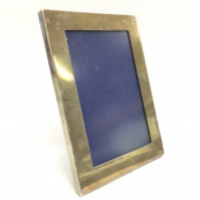 A silver hallmarked Asprey photo frame , 5x7 inch. This lot cannot be posted