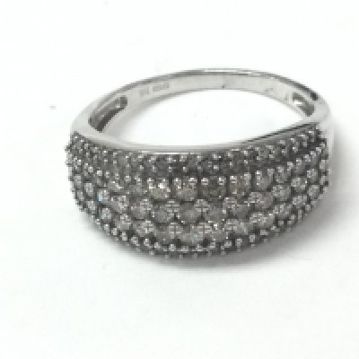 A 9ct white gold 5-row RBC diamond dress ring. Diamonds 1ct approx. Size R and 3.7g