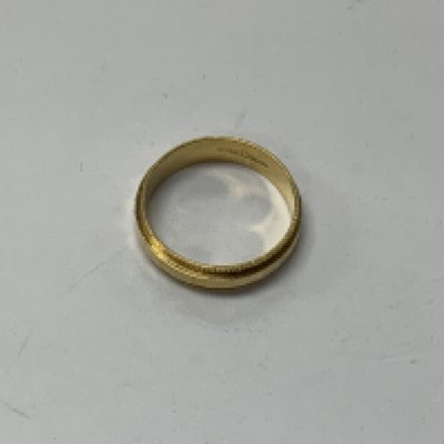 An 18ct gold wedding band, 3g, (postage A).