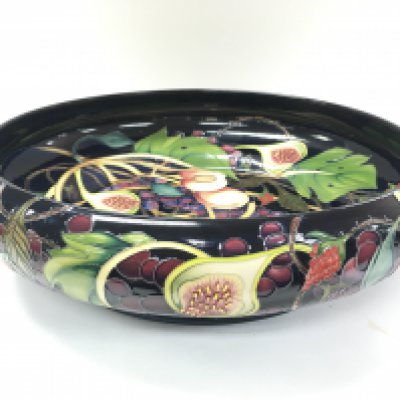 Prestige bowl by Emma Bossons design Queen choice. 43cm diameter in excellent condition with no damage or repair noted.