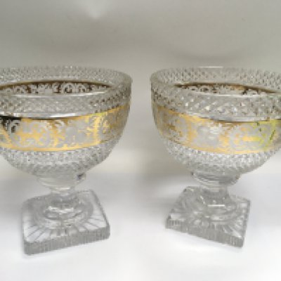 A pair of decorative glass bowls with giltwork decoration, approx height 19cm. Shipping category D.
