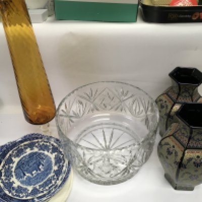 A large crystal bowl,, coloured glass vase, a pair of vases and some blue and white plates. Shipping category D.