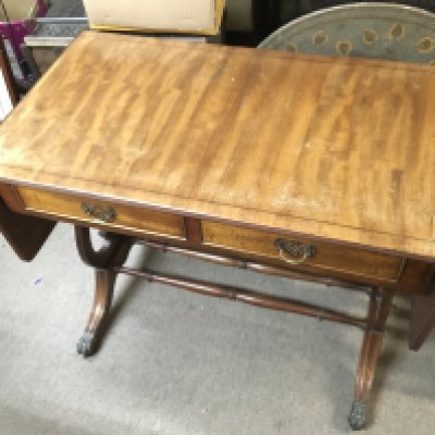 A reproduction mahogany sofa table 50x90x73cm- NO RESERVE