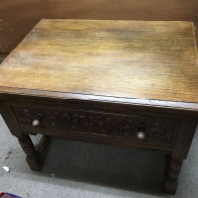 A small Ercole bedside cabinet with carved decoration , dimensions 45x62x49cm. NO RESERVE