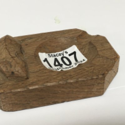 A Mouse Man Robert Thompson ash tray.