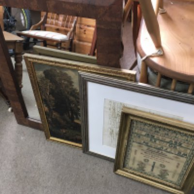 A collection of prints and a large mirror, dimensions 60x82cm. This lot cannot be posted