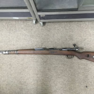 SECTION 1 FIREARMS LICENCE REQUIRED. A 1937 Mauser bolt action 5/42 rifle, the barrel with further proof marks plus bayonet. Please note that buyers must satisfy themselves as to the authenticity before bidding and be in possession of a valid firearms licence. Shipping category D.