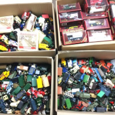 4 Boxes Containing Matchbox Models of Yesteryear and Lledo Days Gone. Boxed and Loose.. no Reserve.(4).