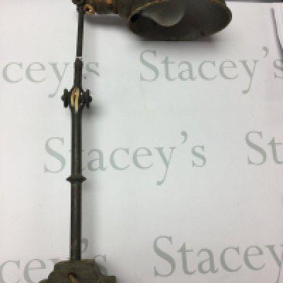 A vintage industrial style angle poise desk lamp. H.50cm (in need of re-wiring).