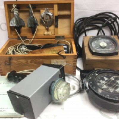 A collection of oddments comprising a Knotmaster MKIII nautical miles log, a set of vintage shop scales etc. Shipping category D. NO RESERVE