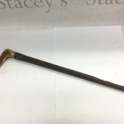 An antique horn handled walking stick (a/f). Shipping category B.
