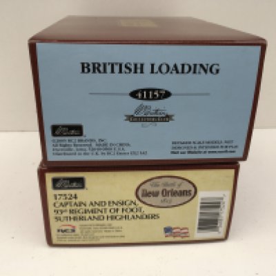 2 x boxed Britain Minature military models featuring 41157 British Loading and 17524 Captain and Ensign 93rd Sutherland Highlanders.