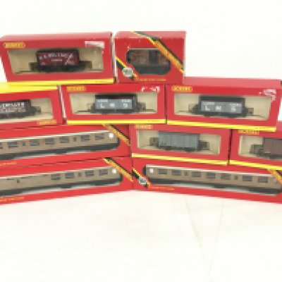 A Collection of 10 boxed Hornby coaches and wagons. 00 gauge. R938..R937x2..R205.6342.6302.6303.6721.6267.6342. No reserve