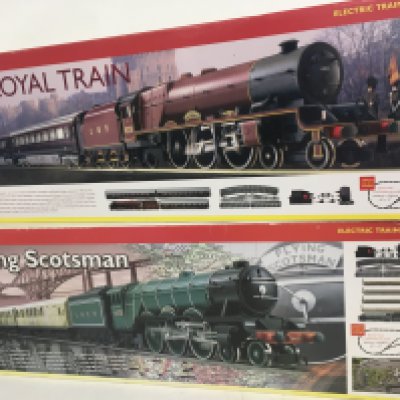2x Hornby train sets The Royal Train R1057 missing track , transformer and speed controller an The Flying Scotsman R1039 Complete. 00gauge. No reserve (2)
