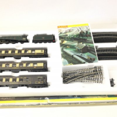 A Boxed Hornby 00 Gauge Queen Of Scots Set #R1024. Parts Missing..