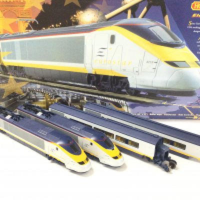 A Boxed Hornby 00 Gauge Euro Star Set Train And Coaches Only.