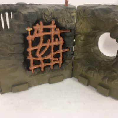 Masters of the Universe Fright Zone complete with glove. No reserve