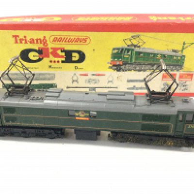 A Boxed Tri-Ang EM2 Electric Locomotive Kit. Built #R.388.
